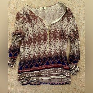 Boutique top size small